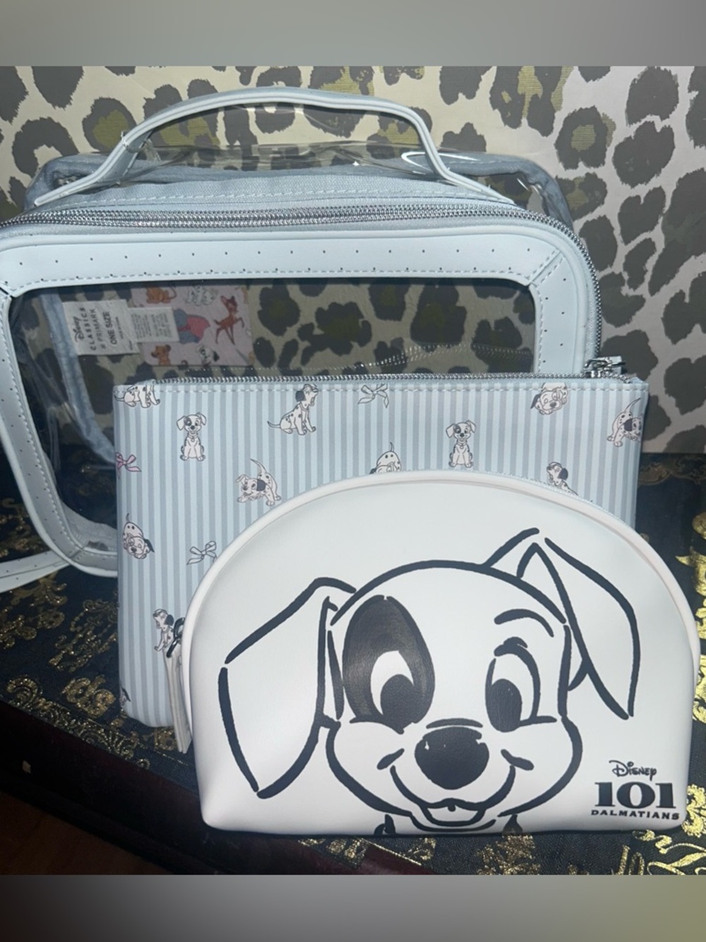 Disney’s 101 Dalmatians 3 In 1 Makeup Bag
3-in-1 101 Dalmatians makeup bag - Picture 2 of 12